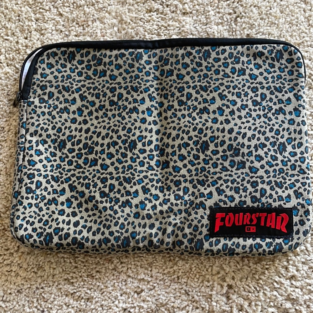 Fourstar laptop case